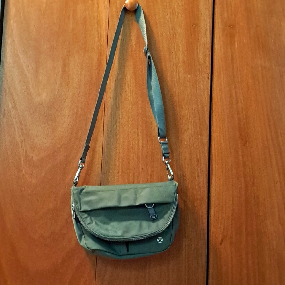 Lululemon crossbody